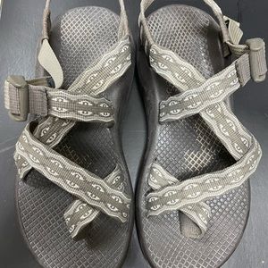 Chacos Size 7